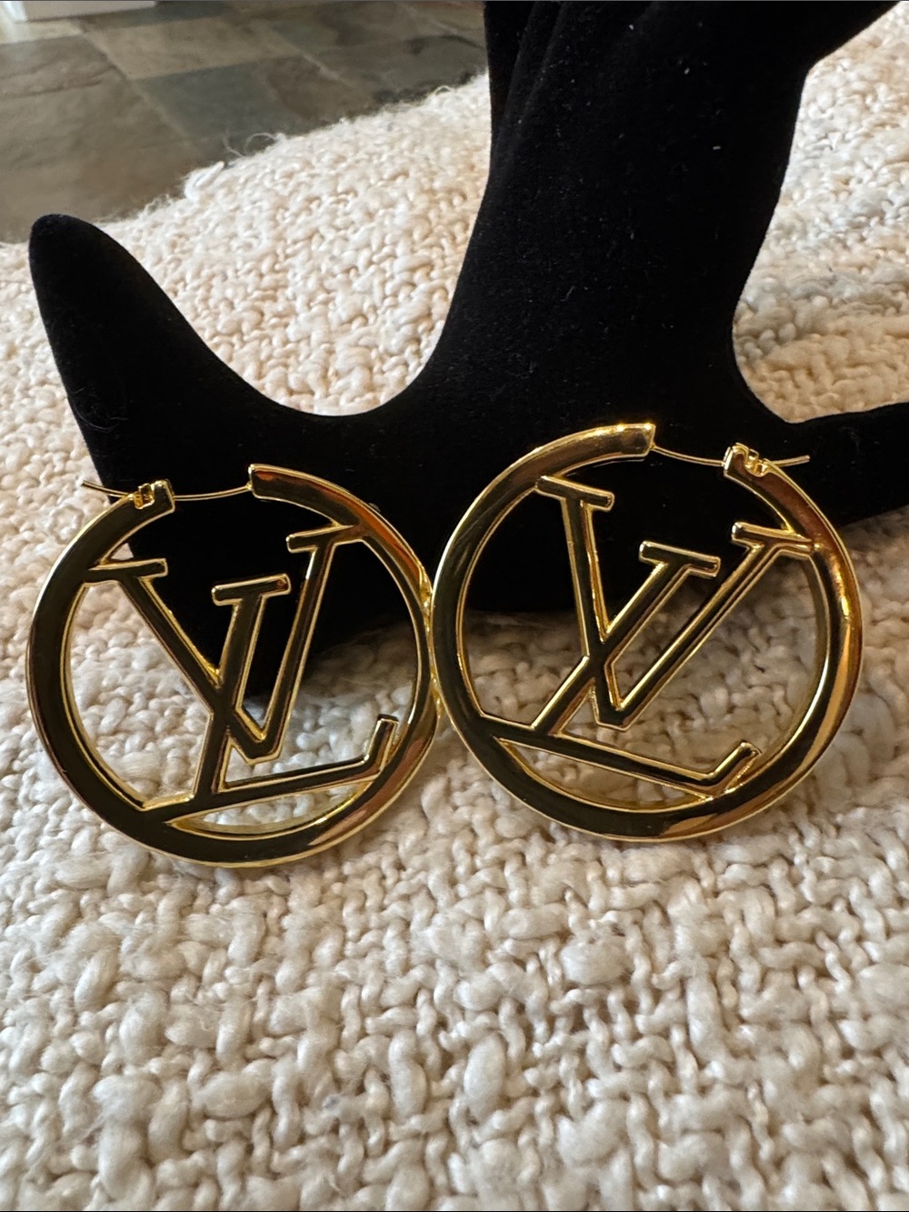 LV Initials Gold & Pearl Accent Hoop Earrings - Picture 6 of 8